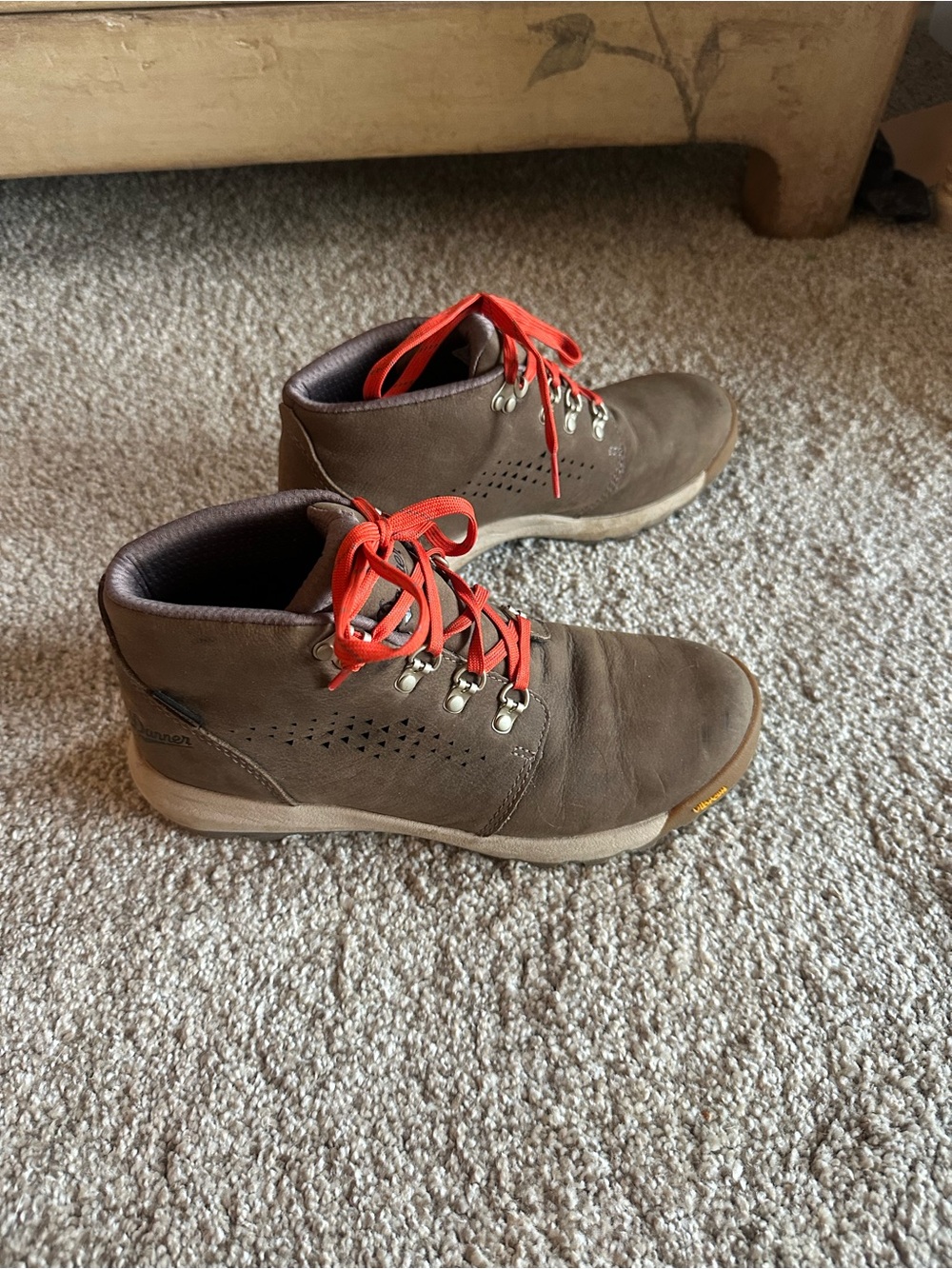 Women's Danner Chukka Brown Leather Hiking Boots with Red Laces